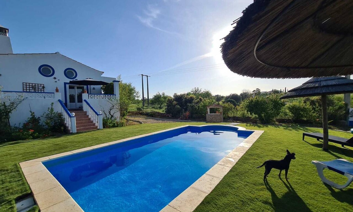 Ferrarias Villa | Excellent villa with garden, excellent private pool for exclusive use, parking