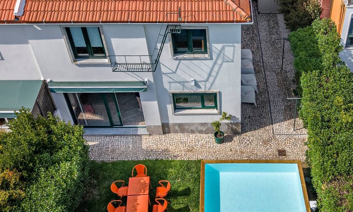 Sao Joao de Deus Villa | Exclusive Townhouse w/Garden, Pool & Park | Lisbon