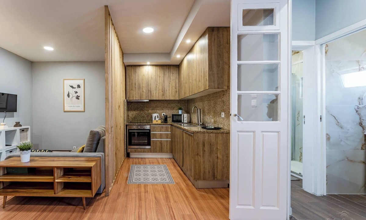 Paranhos Apartment | Experience the Charm Porto Apartment with Terrace