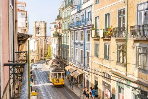 Se Apartment | Explore Lisbon from an Artistic Alfama Home