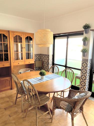 Torres Vedras Apartment | Family Apartment with Balcony, 5 min from the Beach