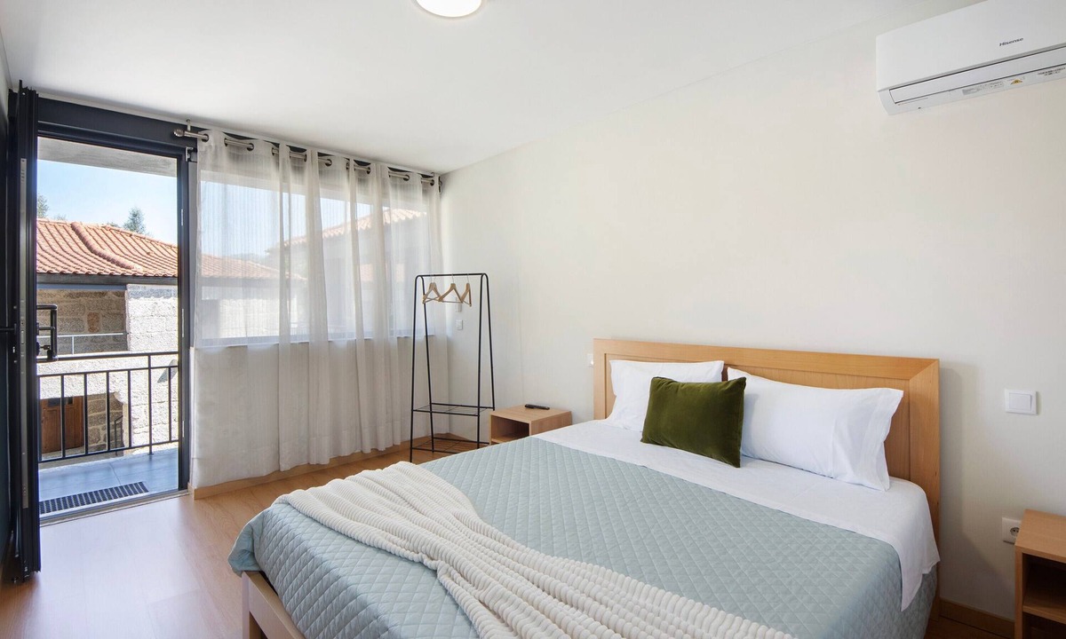 Rossas Apartment | Family Room 8 with Private Bathroom, Wi-Fi, and Air Conditioning