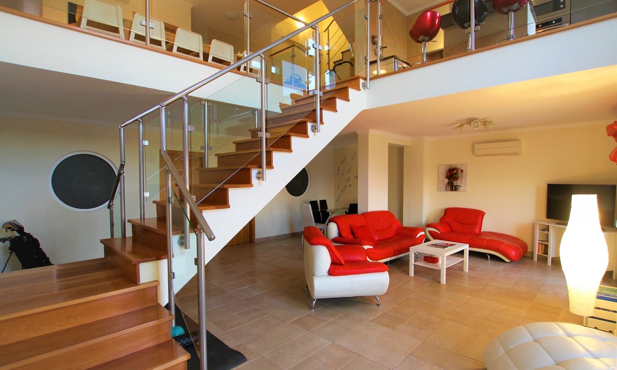 Burgau House | Family villa with private pool and easy walking distance to the beach 5 mins