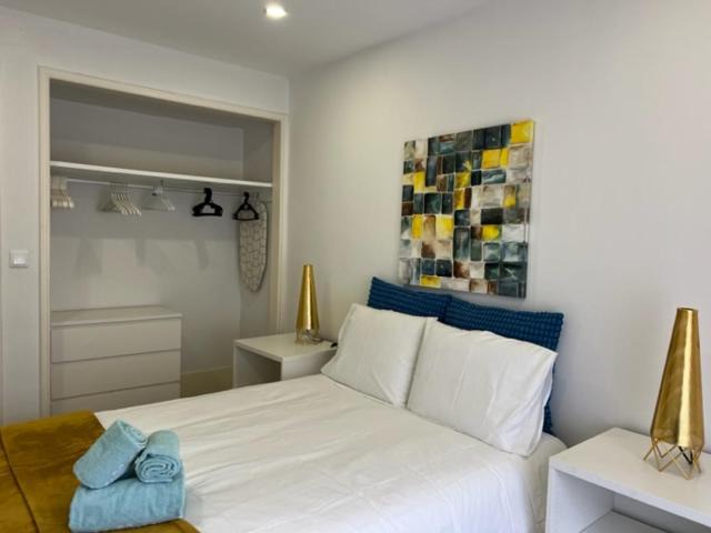 Sao Joao de Deus Apartment | Fantastic 1 Bedroom Apartment at Roma Avenue - 1B