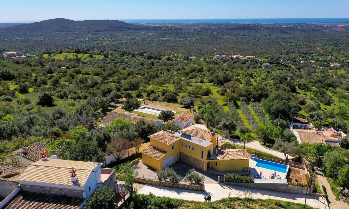 Brotual Villa | Fantastic Villa with heated pool/heated floor/spectacular view