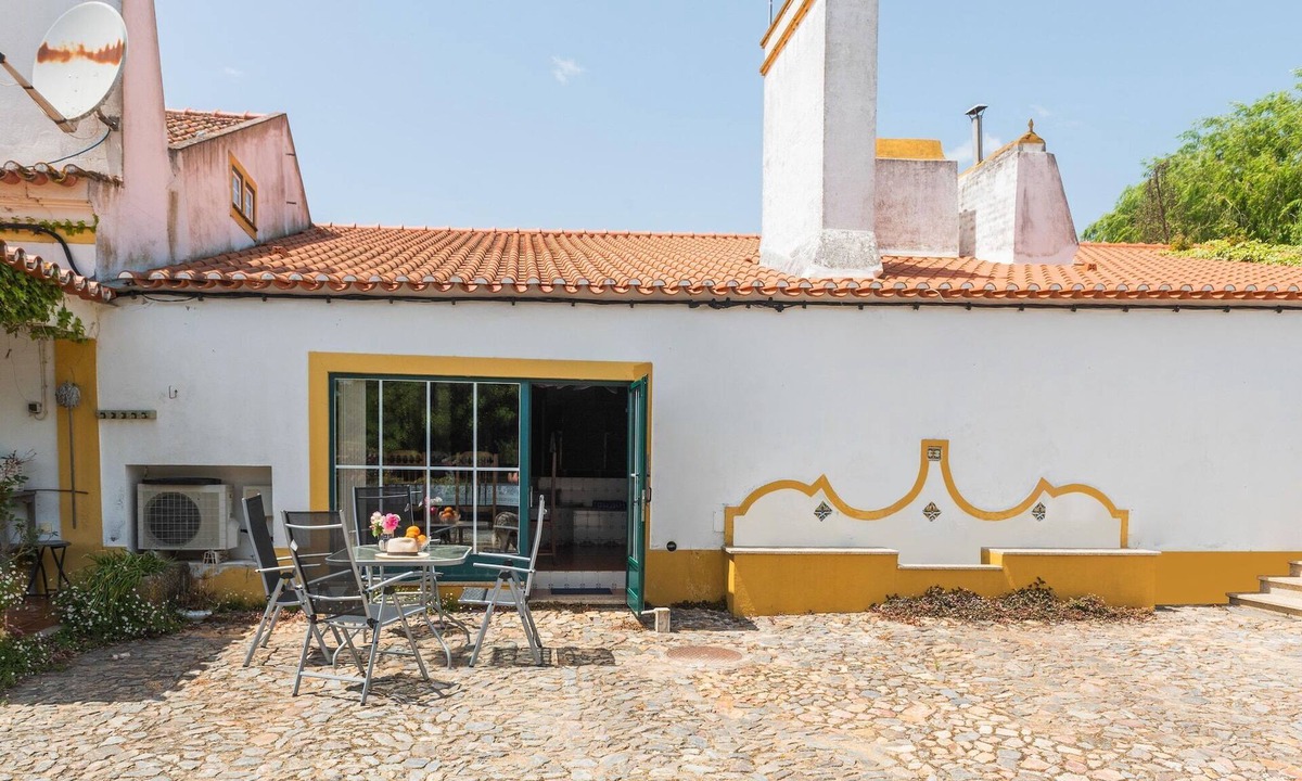 Montemor-o-Novo Other | Farmhouse in Montemor near Forest and Lake