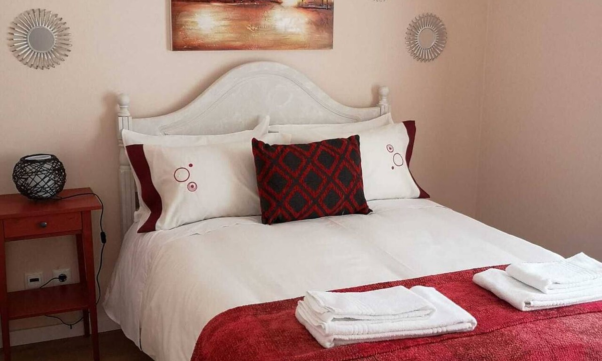 Lourinha House | Feather House Lace