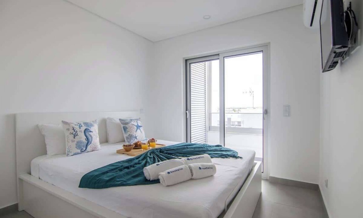 Vila Real Santo Antonio Apartment | Flat w/Balcony near Casino by HostWise