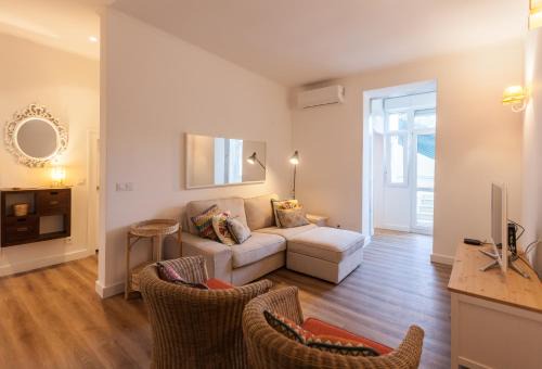 Alfama Apartment | FLH Graça Charming Duplex with Small Pool