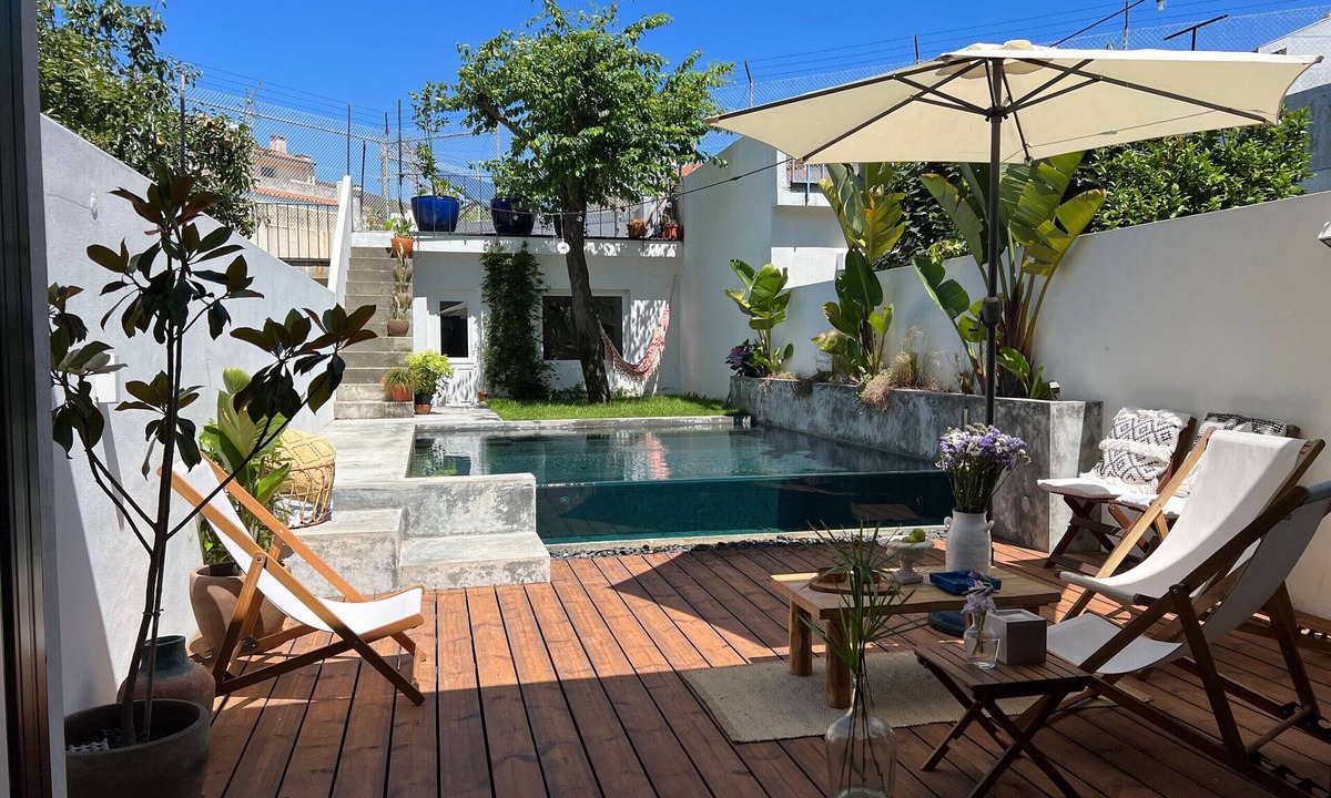 Vilarinha Ski Chalet | FLH Secluded Porto Haven with Pool