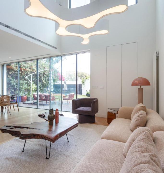 Merces Apartment | Florez Townhouse