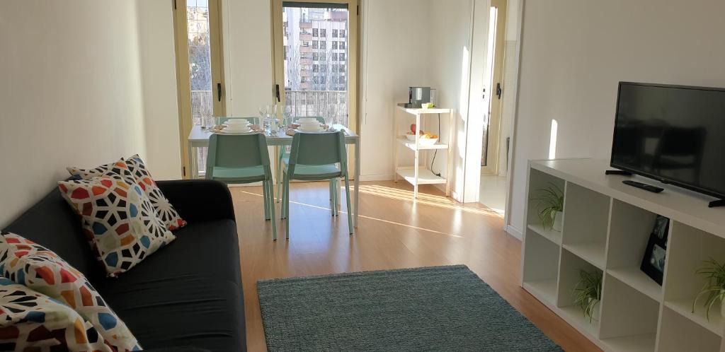 Casal da Ladeira Apartment | Free parking & Self check-in & 5min walk subway