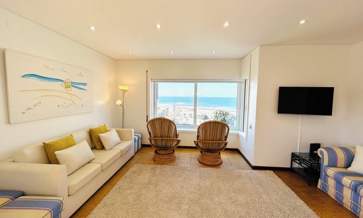 Povoa De Varzim Apartment | Front Beach Apartment