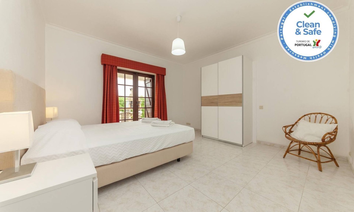 Lagos House | G - Bedroom 4 in Vila Ceu