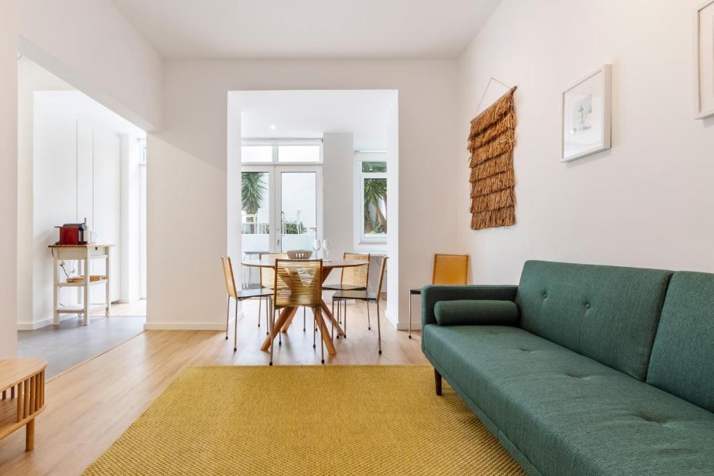 Avenida de Roma Apartment | Garden Terrace - Lisbon City Retreat