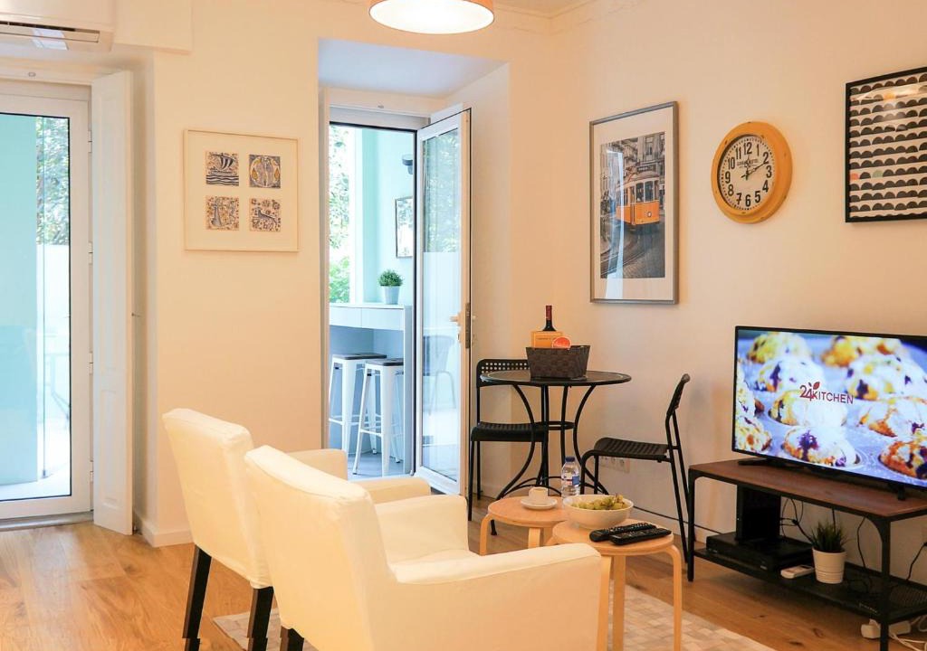 Alfama Apartment | Gem of graça graceful apartment with terrace