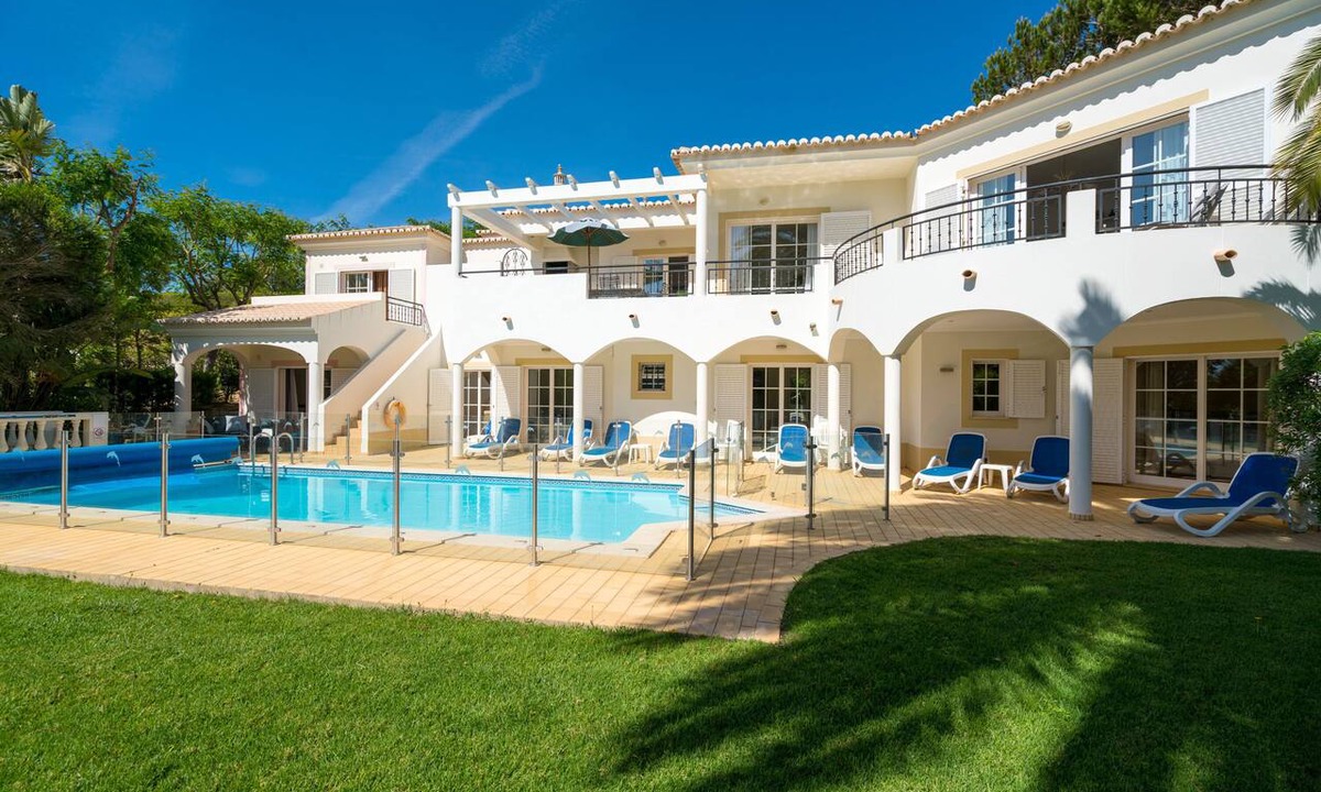 Vila do Bispo Villa | Golfe San Antonio (PDF) 5 bed Luxury Villa/Pool fence/Heated Pool/WIFI
