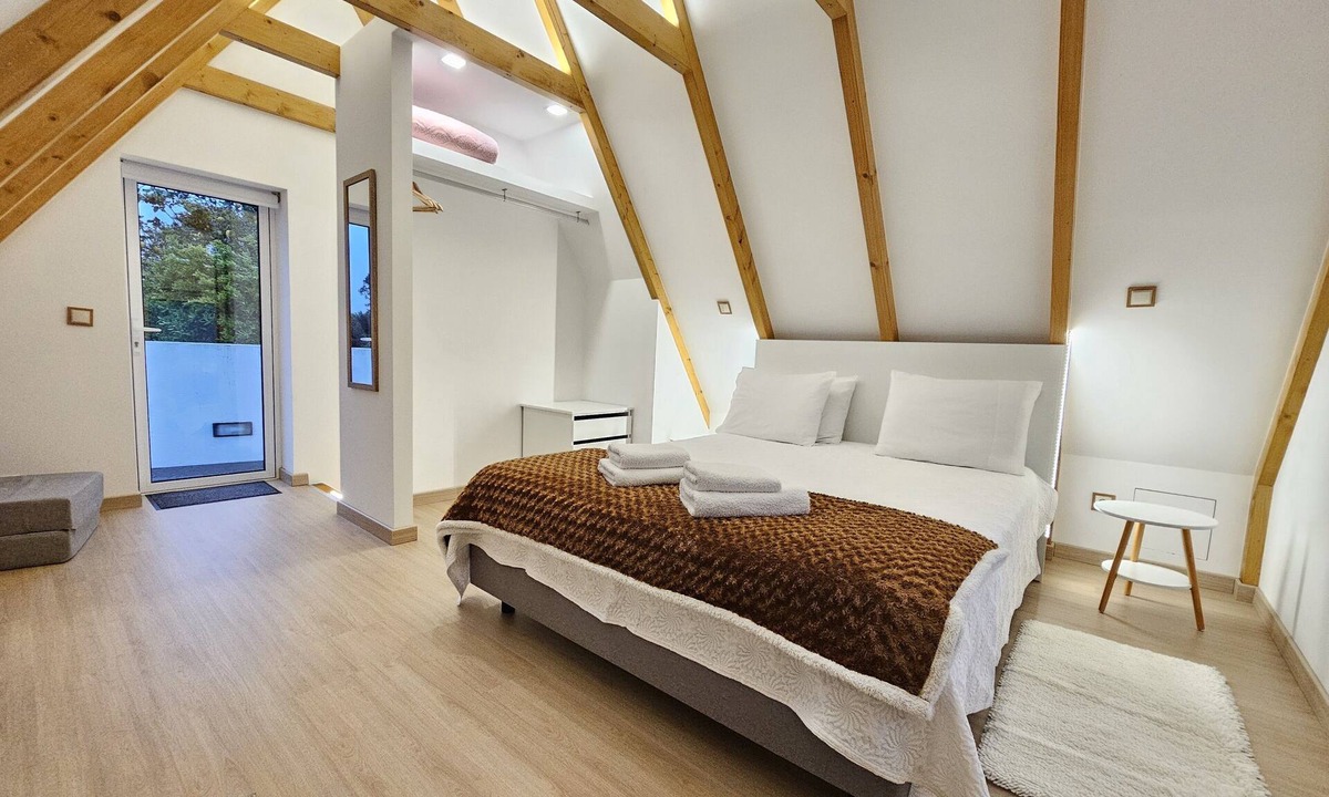 Santana House | Grandfather's Barn