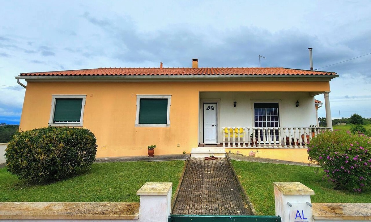 Obidos Cottage | Grandma Judite's house overlooking Óbidos Castle