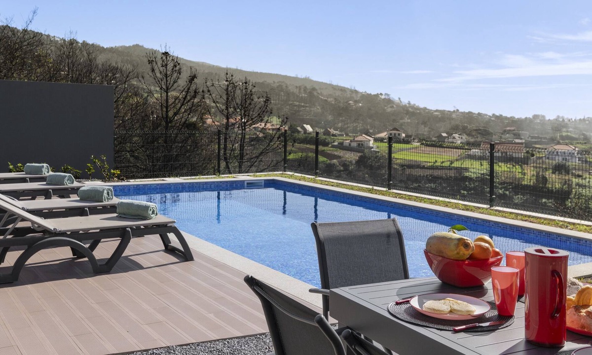 Prazeres Villa | Great spacious tranquil 5-bed villa | VistaSerena