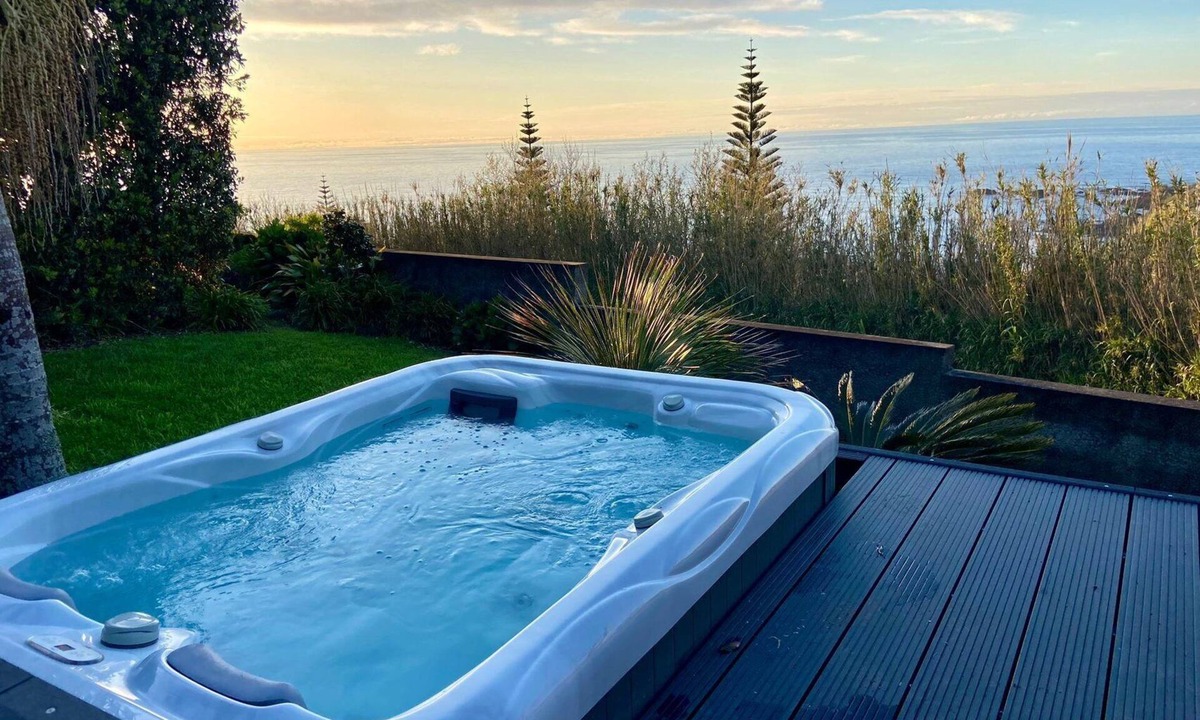 Mosteiros House | GuestReady - Casa do Horizonte