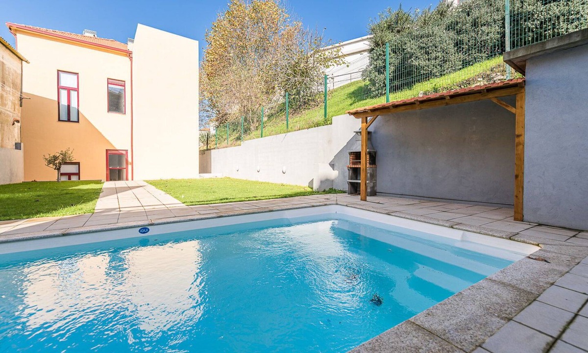 Santa Marinha Apartment | GuestReady - Easygoing Pool to River
