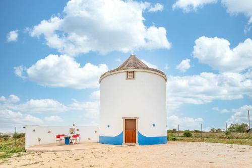 Sao Joao das Lampas House | GuestReady - Lampas Wind Mill