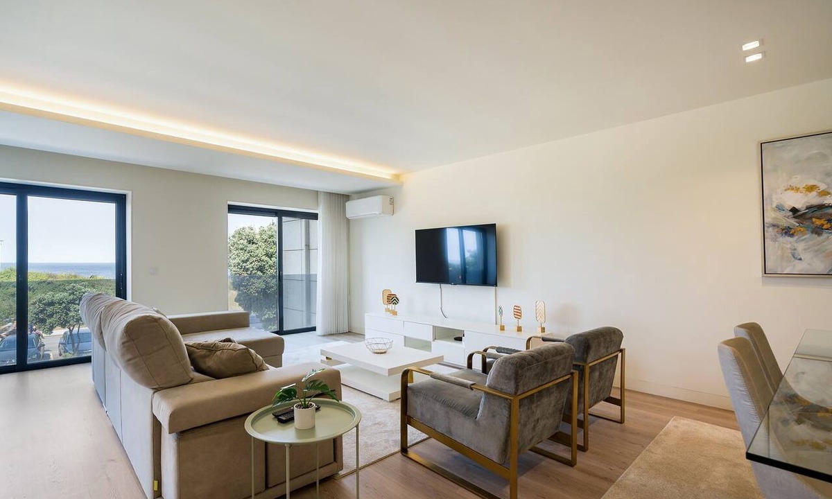 Vila do Conde Apartment | GuestReady-Luxury Beachfront Retreat