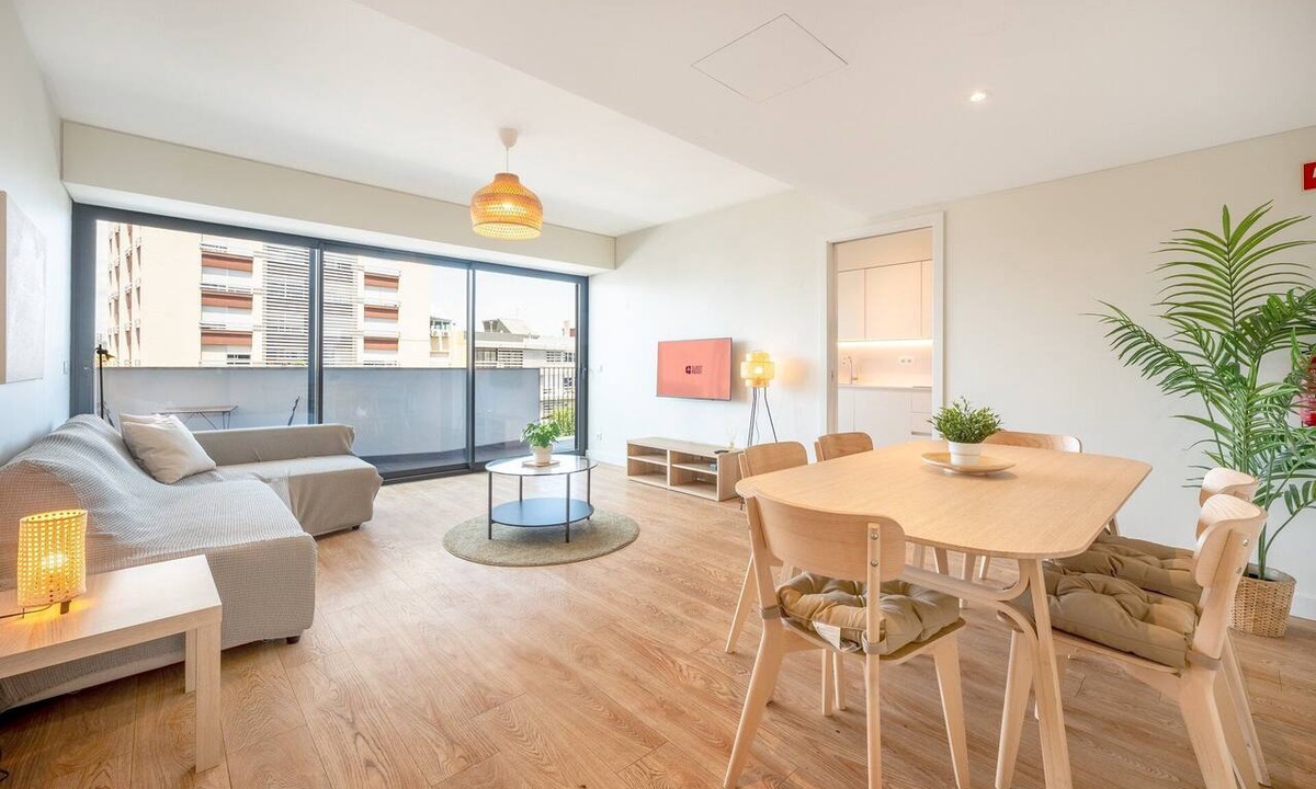 Olivais Apartment | GuestReady-Modern Retreat with Balcony Views