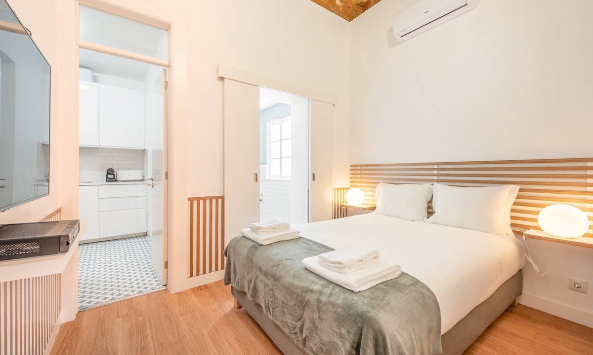 Restelo Apartment | GuestReady - Neoclassical building - Studio 1E