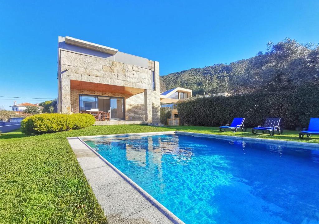 Viana do Castelo House | Hill & Beach house