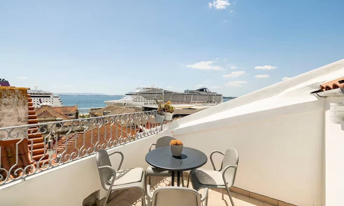 Santo Estevao Apartment | Historic Center Alfama, Wifi, Transport, 3rd floor