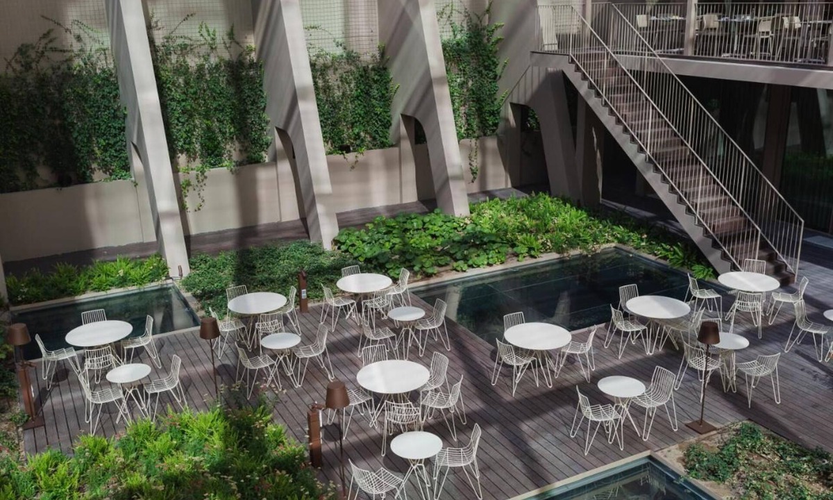 Sao Jorge de Arroios Hotel | Historic Lisbon at Your Door—Unwind in Pool Tranquility & Watch Light Show