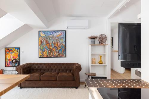 Encarnacao Apartment | Historical Gem in Bairro Alto