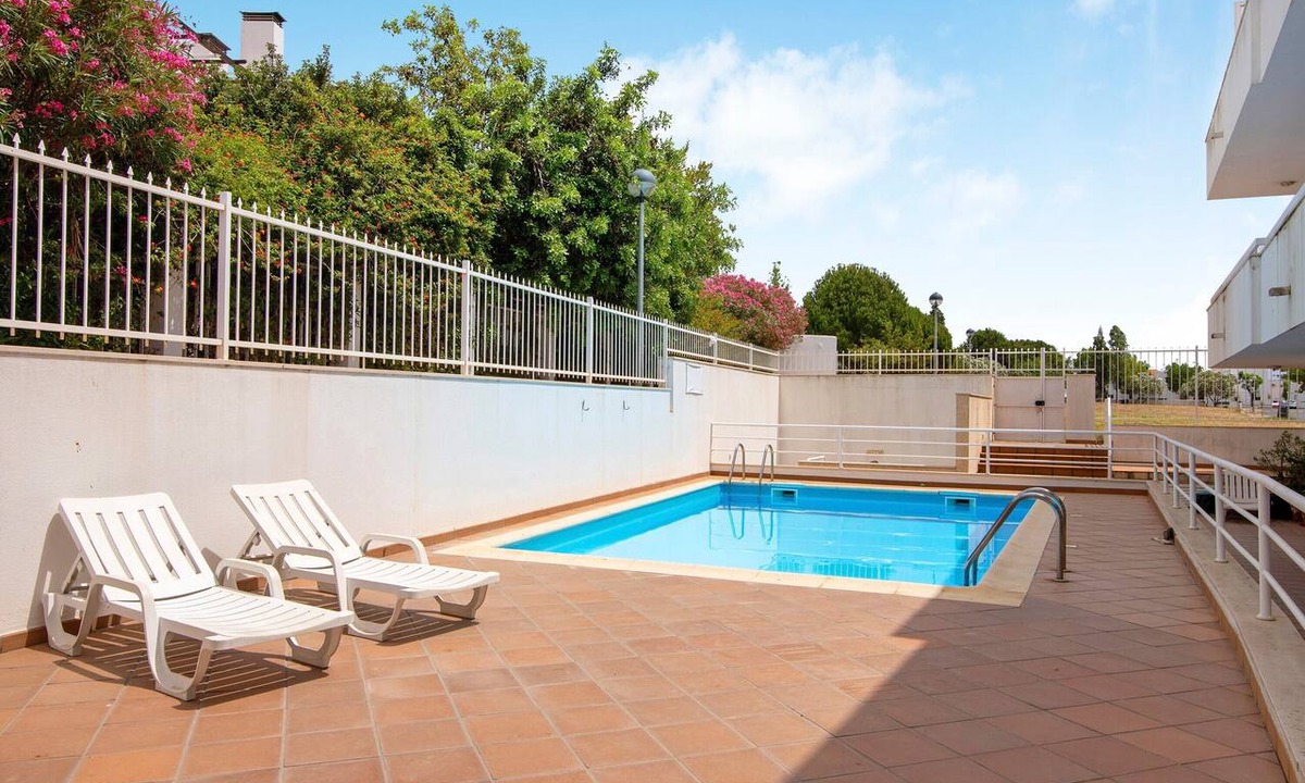 Santa Luzia Apartment | Holiday Apartment "T3 H Apt Hibisco" with Shared Pool, 2 Balconies & Wi-Fi