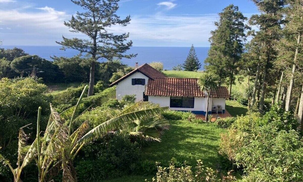 Ponta Delgada House | Holiday home with 1 bedroom