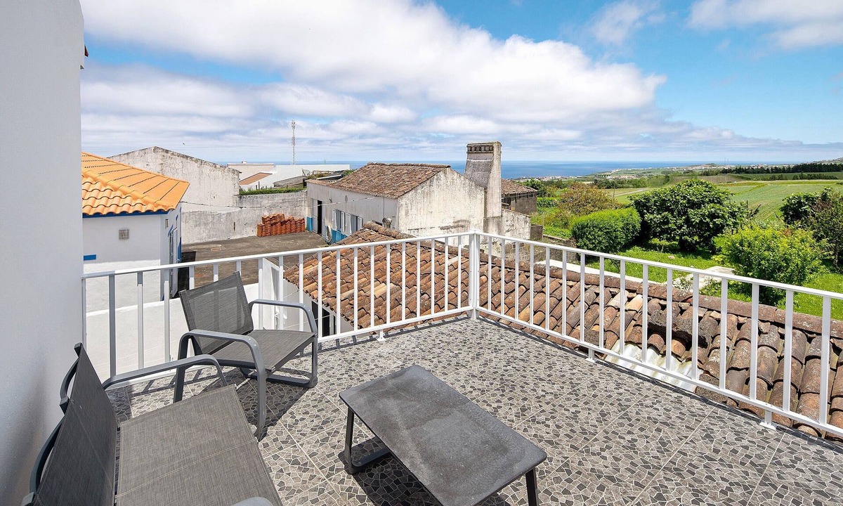 Nordeste House | Holiday Home 'Casa Do Pacheco' with Sea View, Wi-Fi and Air Conditioning