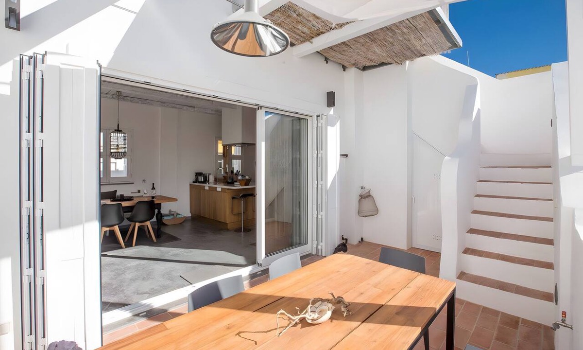 Olhao House | Holiday Home 'Casa Opala Townhouse with Pool' , Wi-Fi and Air Conditioning