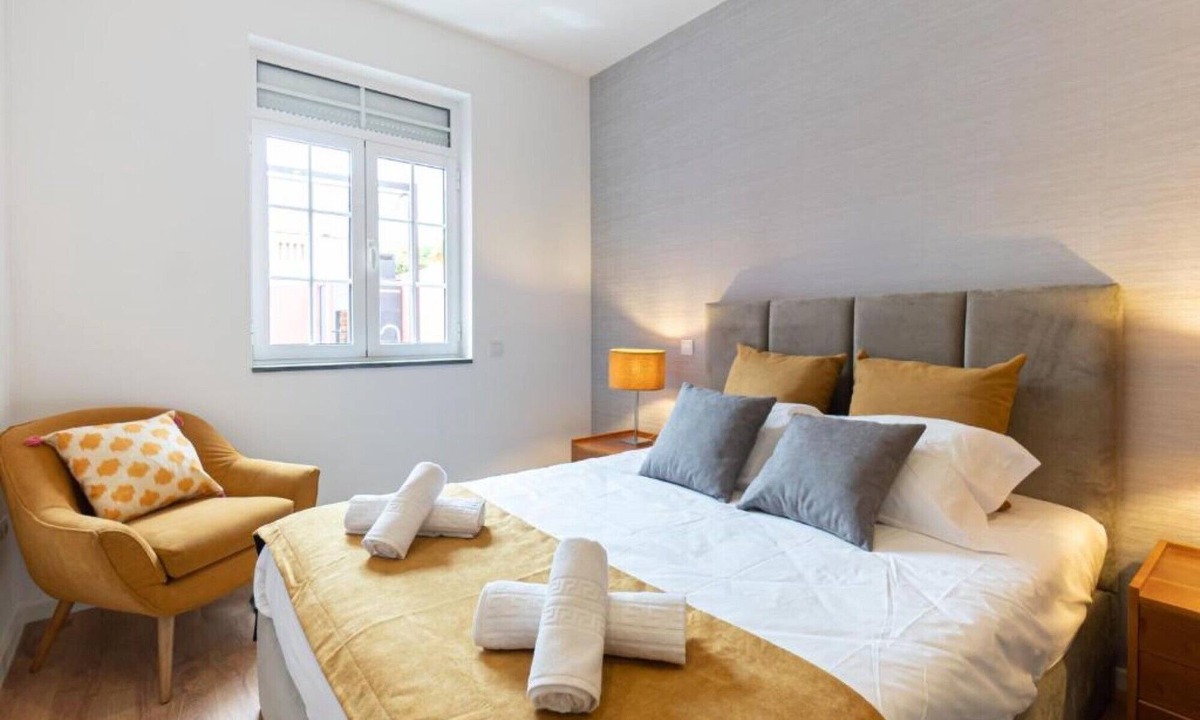 Lordelo do Ouro e Massarelos House | Holiday Home 'Dellarose Premium' with Private Terrace, Wi-Fi and Air Conditioning
