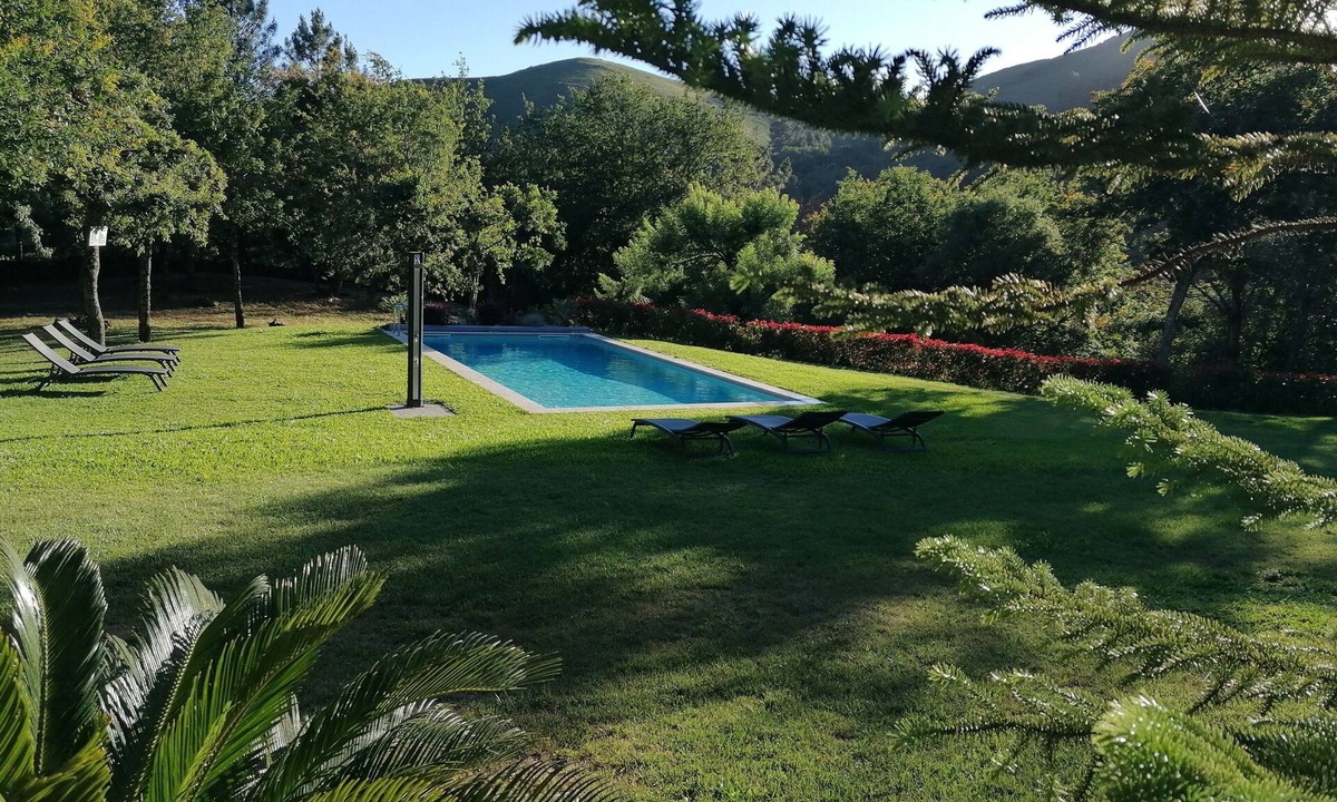Bouro House | Holiday Home 'Férias Parque Peneda Gerês 2' with Mountain View, Wi-Fi & Air Conditioning