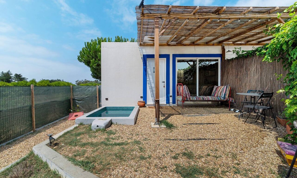 Porto Covo House | Holiday Home 'Oliveira Brava T0' with Wi-Fi