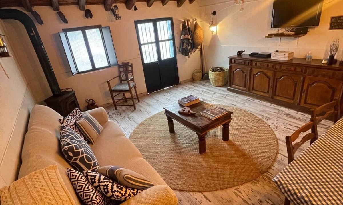 Alcoutim House | Holiday Home 'Paraíso dos Avós' with Mountain View, Terrace and Wi-Fi