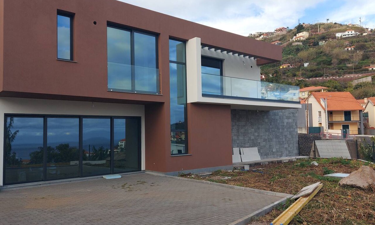 Tabua House | Holiday Home 'Refugio Do Encanto' with Sea View, Private Terrace and Wi-Fi