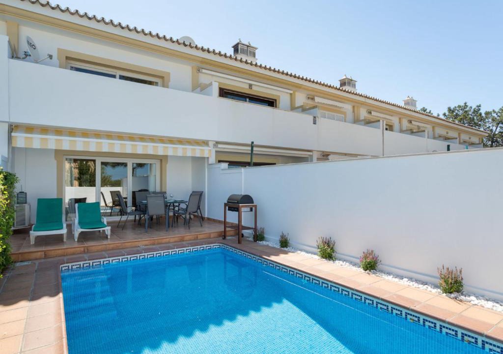 Vale do Garrao House | Holiday Home V2 Garrão 650m from the beach by Interhome