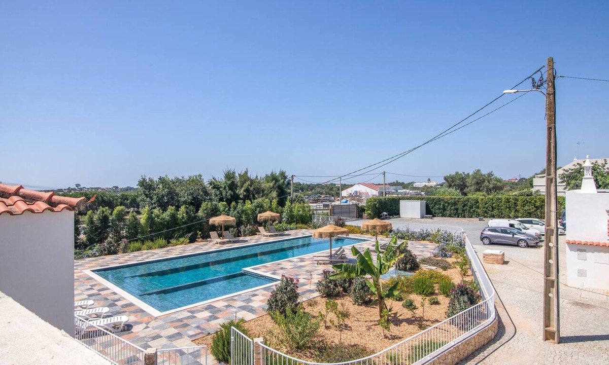 Olhao House | Holiday Home 'Vila Salero 8' with Shared Pool, Wi-Fi and Air Conditioning