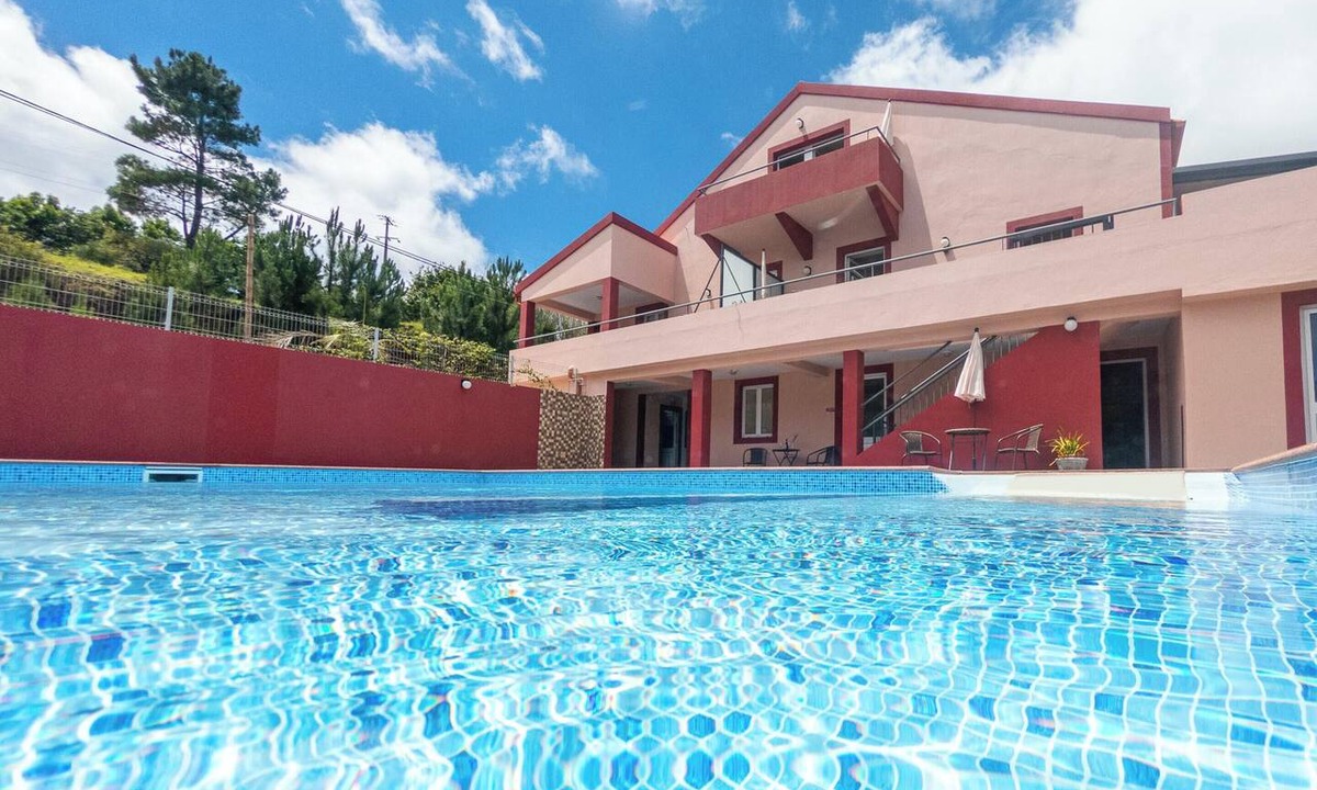 Prazeres Apartment | Homerez - Apartment in Prazeres