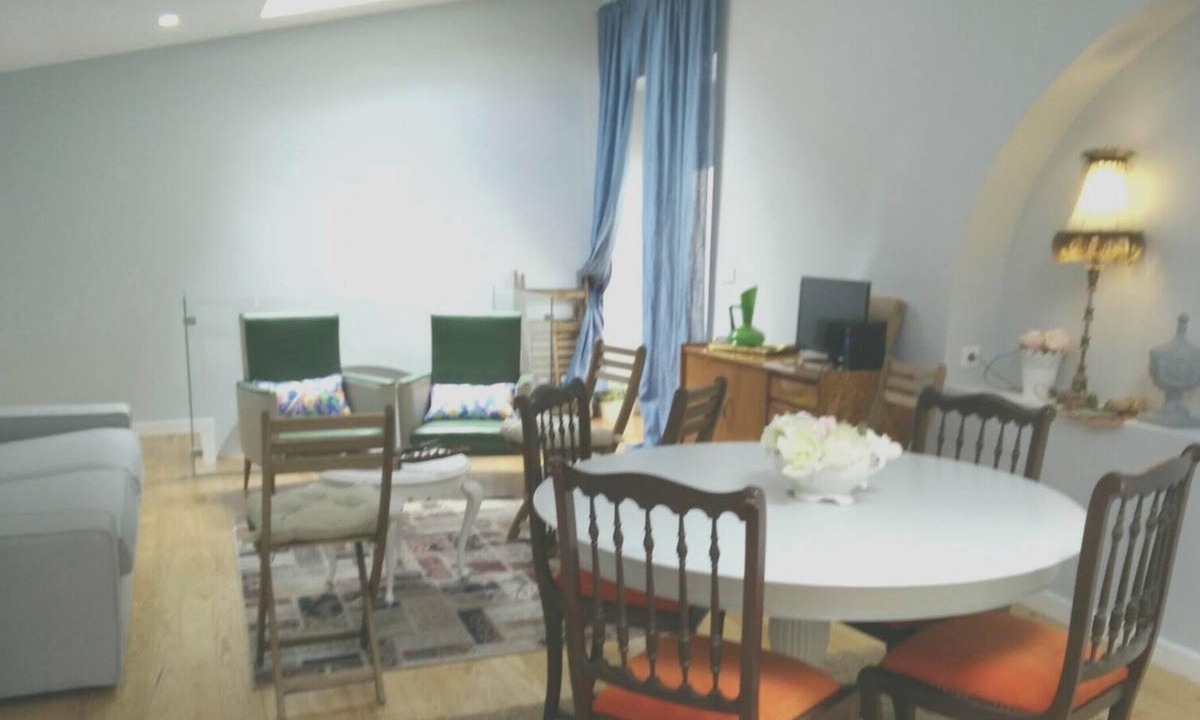 Cacilhas House | Homerez - House 12 km away from the beach for 4 ppl. with terrace at Almada