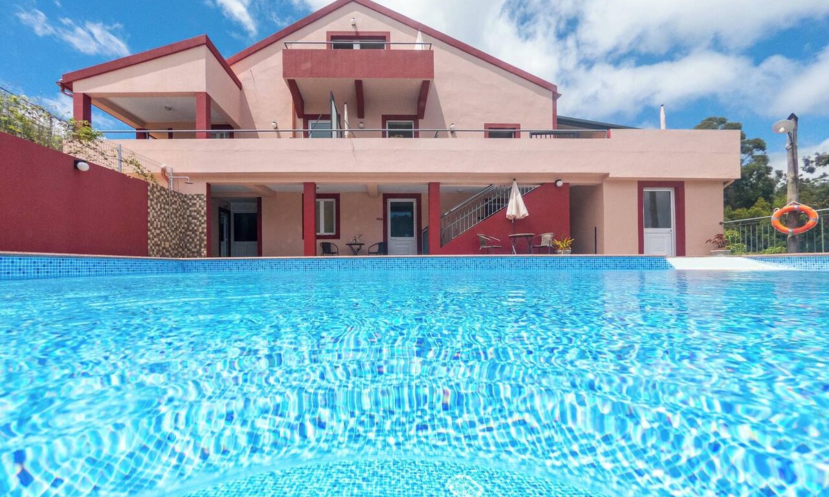Prazeres House | Homerez - House in Prazeres