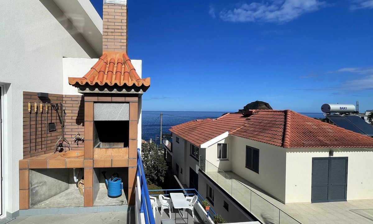 Porto Moniz Apartment | Homerez - Nice appartement 1 km away from the beach for 2 ppl. with shared pool