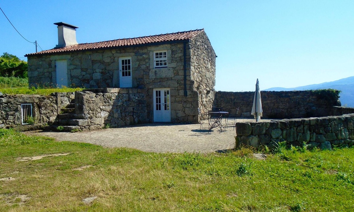 Bico House | Homerez - Nice house With mountain view and terrace